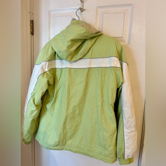 Couloir Velocity Ski & Snow Jacket; women’s size Medium, light green and white - Picture 13 of 16